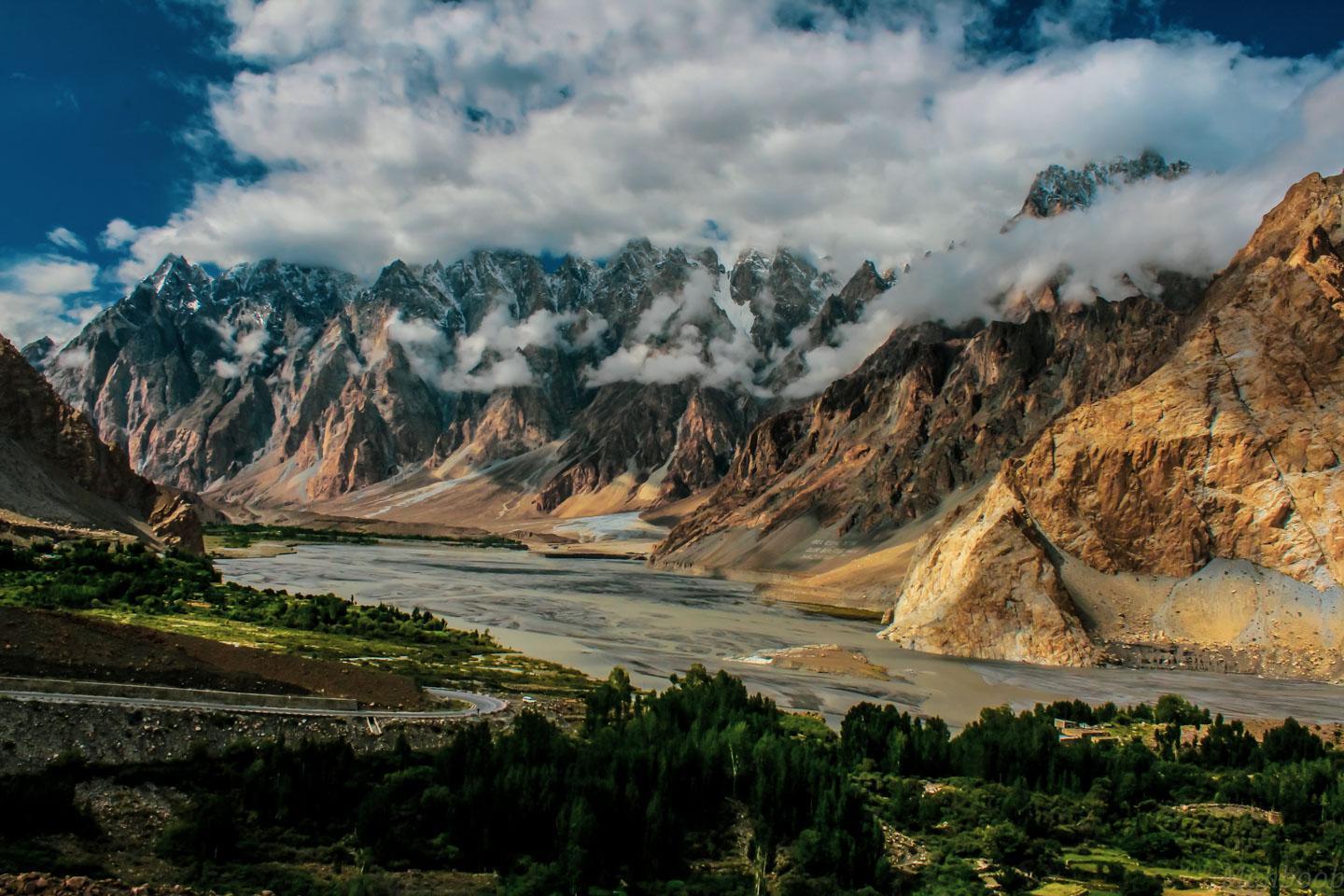 Borith Lake & Passu Cones: A Majestic Escape in the Heart of Hunza