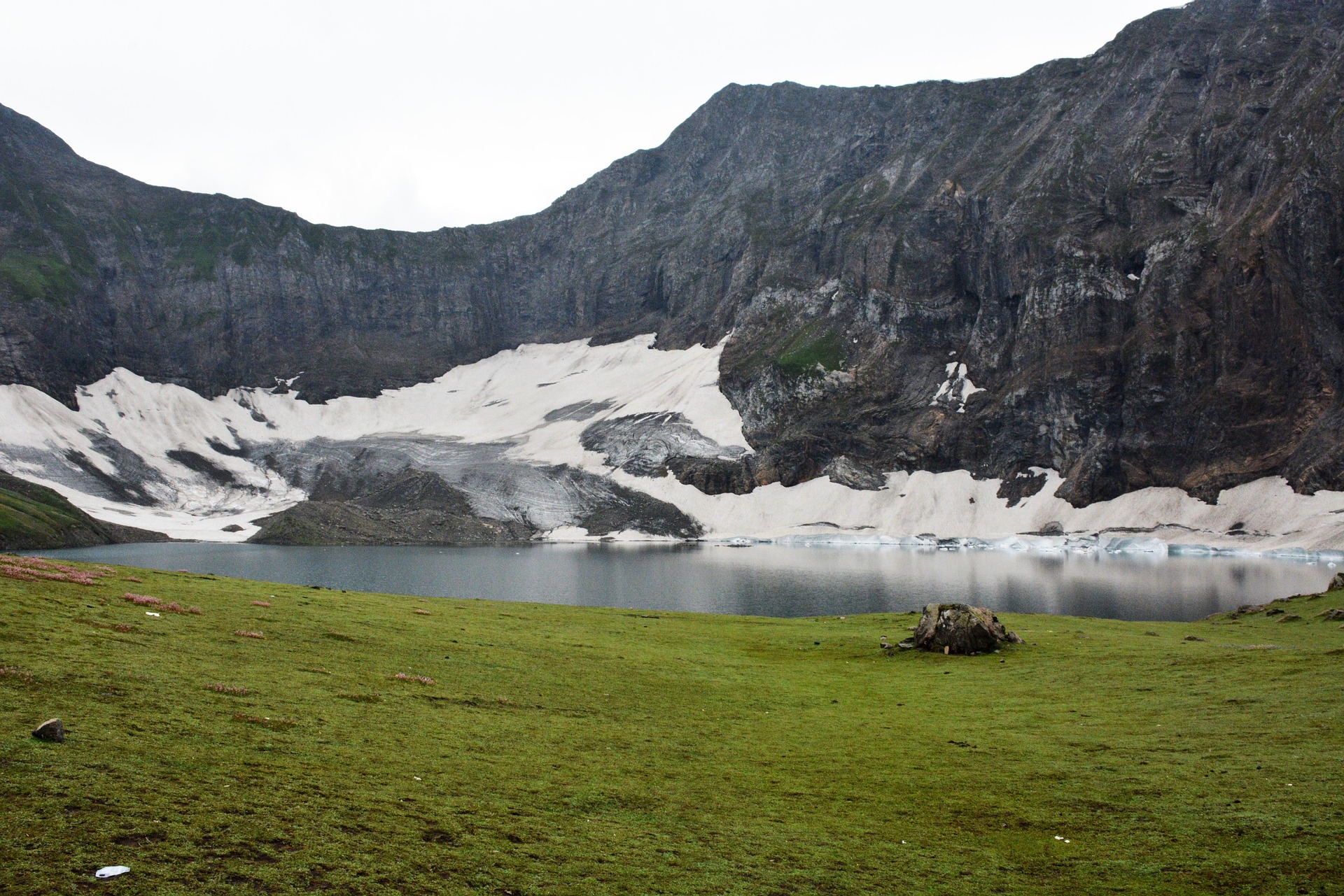 Most Beautiful Lakes in Pakistan – Top 20 Stunning Lakes